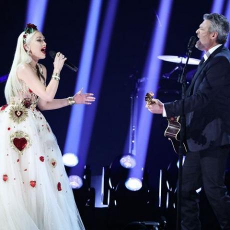 Blake Shelton Keith urban butt grab grammys Gwen stefani