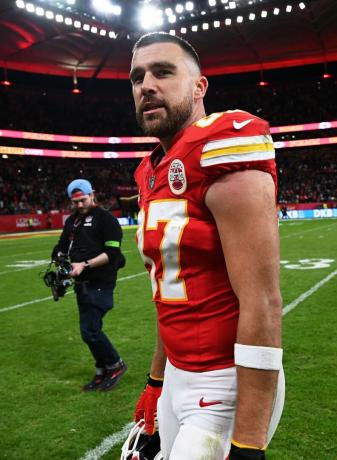 travis kelce under sit spil