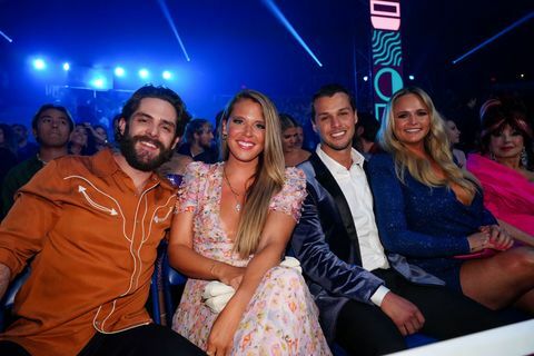 thomas rhett, lauren akins, brendan mcloughlin og miranda lambert deltager i 2022 cmt music Awards