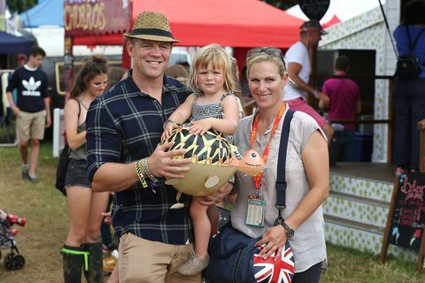 Mike og Zara Tindall med deres ældste datter Mia i 2006