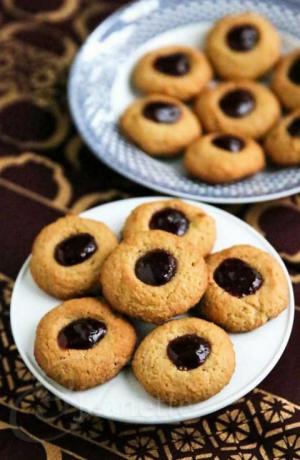 pb og j thumbprint cookies