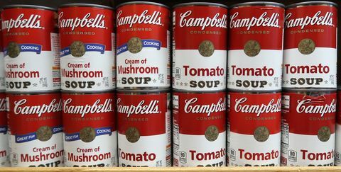 Campbells suppe dåser i købmandsforretning