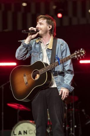 Nashville, Tennessee 10. juni Brandon Lancaster of Lanco optræder under cma fest 2022 i ascend amphitheatre den 10. juni 2022 i Nashville, Tennessee foto af erika goldringgetty images