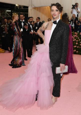 US-UNDERHOLDNING-fashion-METGALA-kendis-MUSEUM-PEOPLE