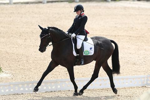 rio de janeiro, Brasilien 15. september natasha-bager i Storbritannien, ombord på cabral under ridning dressur individuelt mesterskab testklasse ii finale på dag 8 af paralympiske spil for rio 2016 ved det olympiske ridecenter den 15. september 2016 i rio de janeiro, Brasilien foto af alexandre loureirogetty billeder