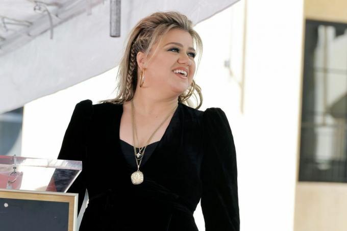 los angeles, californien 19. september kelly clarkson bliver hædret med en stjerne på hollywood walk of fame den 19. september 2022 i los angeles, californien foto af kevin wintergetty billeder