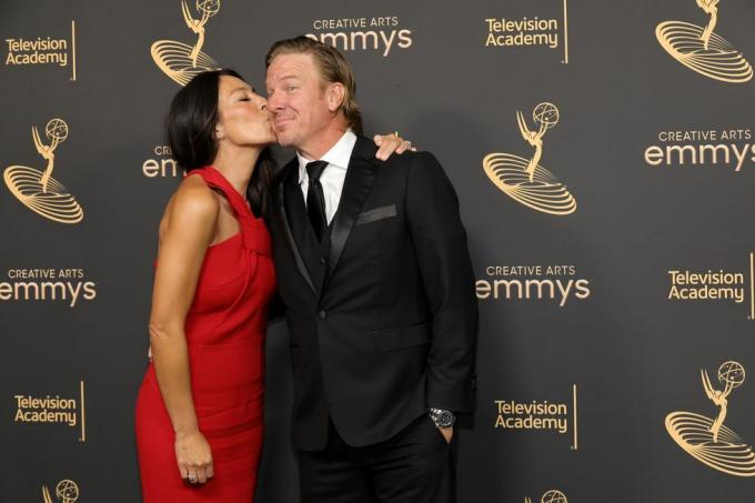 joanna gaines og chip gaines deltager i 2022 creative arts emmys i microsoft theater den 3. september 2022 i los angeles, californien foto af amy sussmangetty billeder