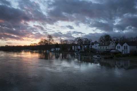 Flood Misery Heavy Rain hits Storbritannien