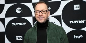 pasadena, ca. 11. februar donnie wahlberg poserer i green room under tca turner winter press tour 2019 kl. langham huntington hotel and spa den 11. februar 2019 i pasadena, california 505702 foto af john sciulligetty billeder til drejer