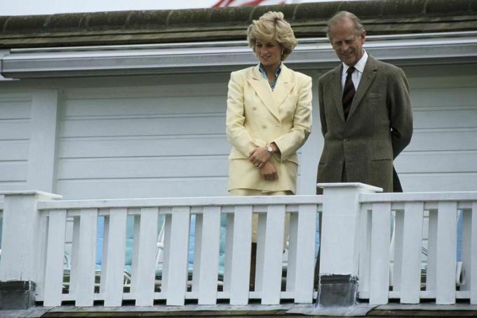 Charles og Diana ved en polokamp i Windsor, Storbritannien den 26. juli 1987.