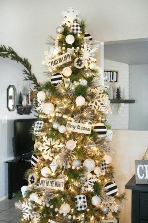 juletræ dekorere ideer sort og hvidt