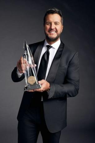 luke bryan holder en cma-pris