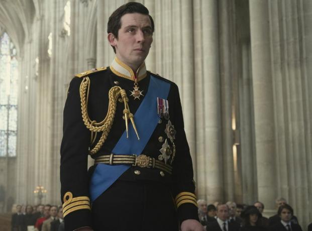 crown s4-billedet viser prins charles josh o connor, der filmer lokationen winchester cathedral