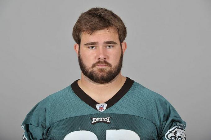 philadelphia, pa omkring 2011 i dette uddelingsbillede leveret af nfl, jason kelce fra philadelphia eagles poserer til sit nfl-hovedbillede omkring 2011 i Philadelphia, Pennsylvania foto af nfl via getty billeder