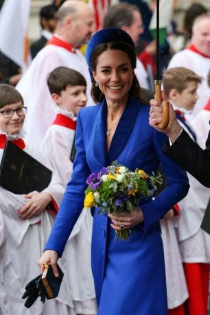 den kongelige familie deltager i Commonwealth Day Westminster Abbey Service