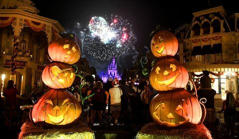 best-halloween-festivaler-Mickeys-ikke-så-skræmmende-halloween-fest