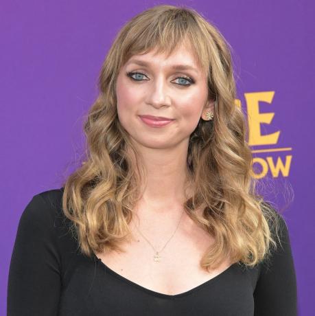 skuespiller lauren lapkus deltager i los angeles specialvisning af netflixs the curse of bridge hollow på netflix tudum teater