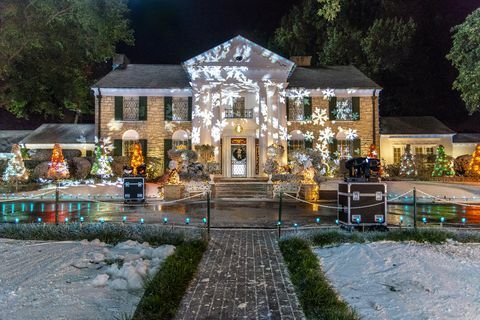 jul hos graceland kellie pickler