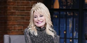 dolly parton fødselsdag sent om aftenen med seth meyers sæson 7