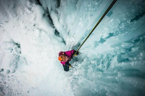bjergbestigning kvinde sneis