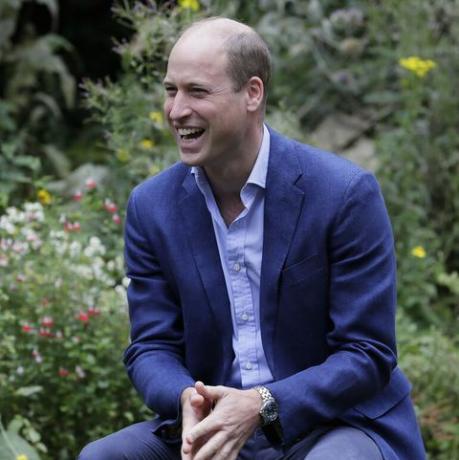 Storbritanniens prins William, hertugen af ​​Cambridge tager social afstand, mens han taler med brugere under et besøg i havehuset i lysprojektet i peterborough, den 16. juli 2020, som tilbyder information, råd og støtte til de barske sveller i peterborough