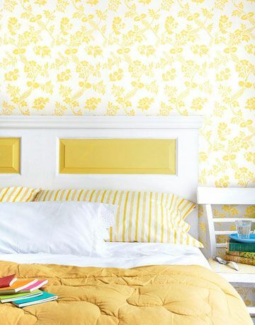 gul og hvid seng