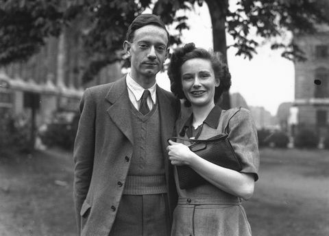 Christopher Robin og forlovede Lesley de Selincourt i 1948