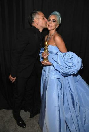 InStyle And Warner Bros i 2019 76. årlige Golden Globe Awards-fest - inde